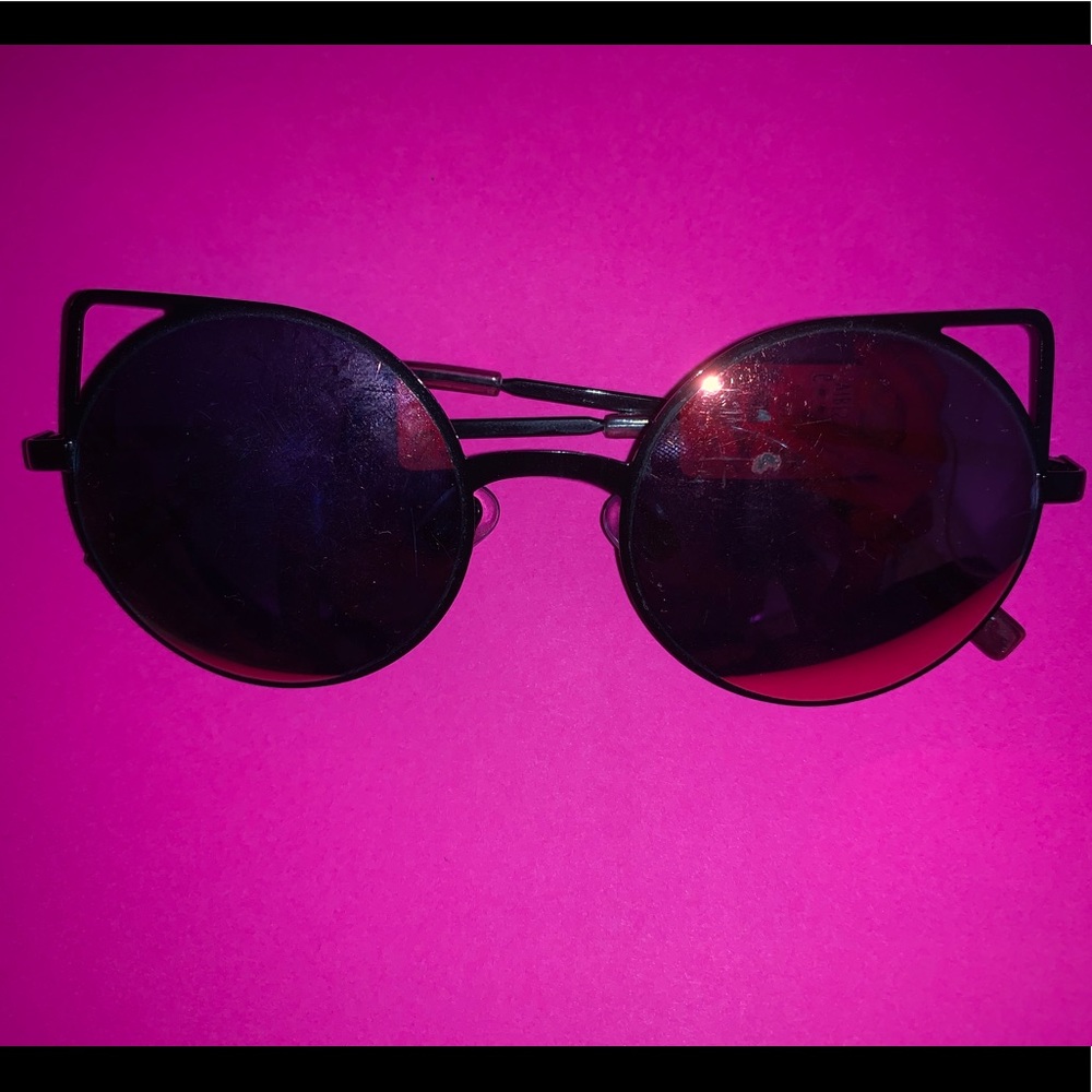 mirror sunglasses!
